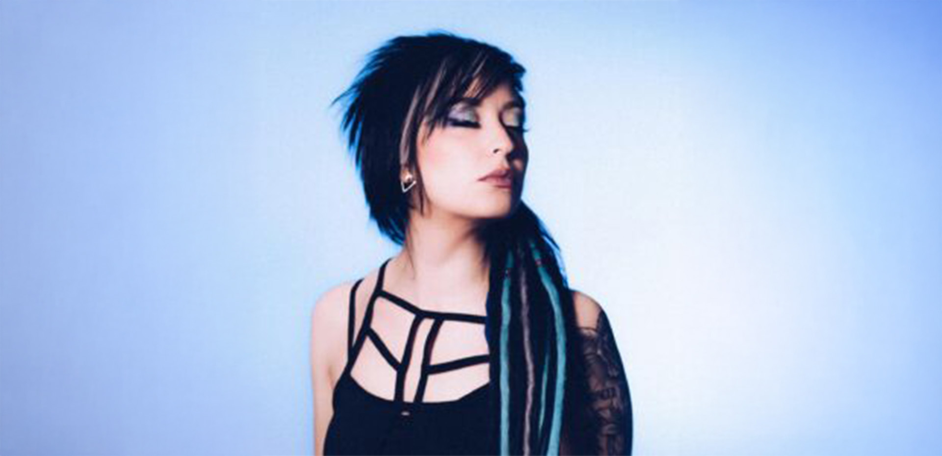 The uber talented, Zahna joins Straight 8 Entertainment!
